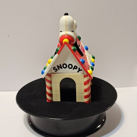 Snoopy Christmas Doghouse Coin Bank By Whitmans Candies Vintage Holiday Decor - Picture 6 of 12